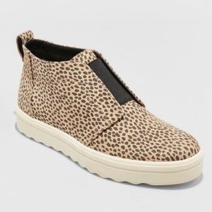 Universal Thread Leopard Print Sneakers